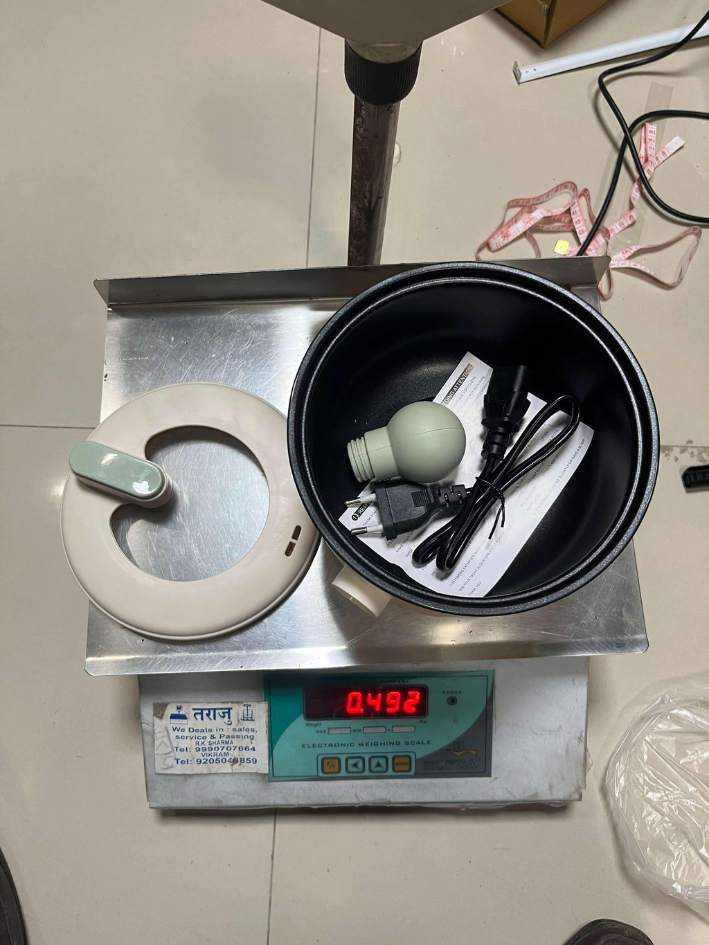 1.8 L Multifunctional Electric Non-Stick Pot With Transparent Lid | neomarketshop