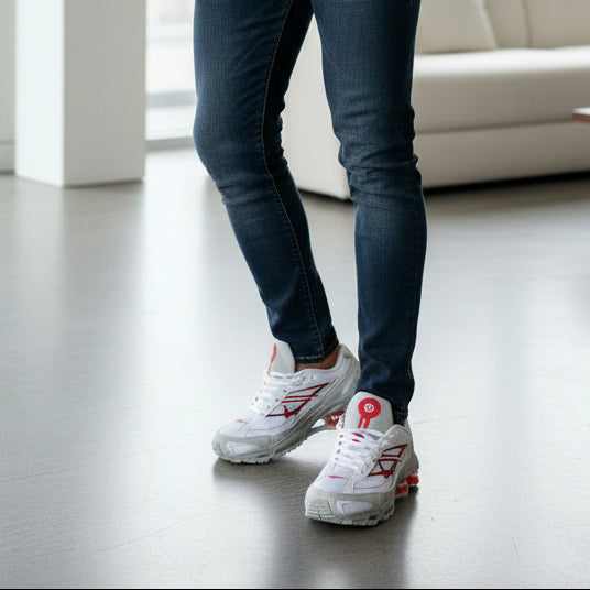 Nike Shox Supreme – Premium performance sneakers in White with top-quality materials, comfort, and stylish design.