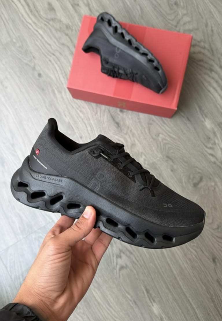 On Cloud Running Shoes for Girls – Lightweight performance sneakers with top-quality materials, comfort, and style.