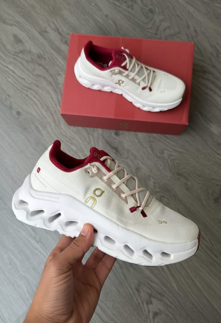 On Cloud Running Shoes for Girls – Lightweight performance sneakers with top-quality materials, comfort, and style.