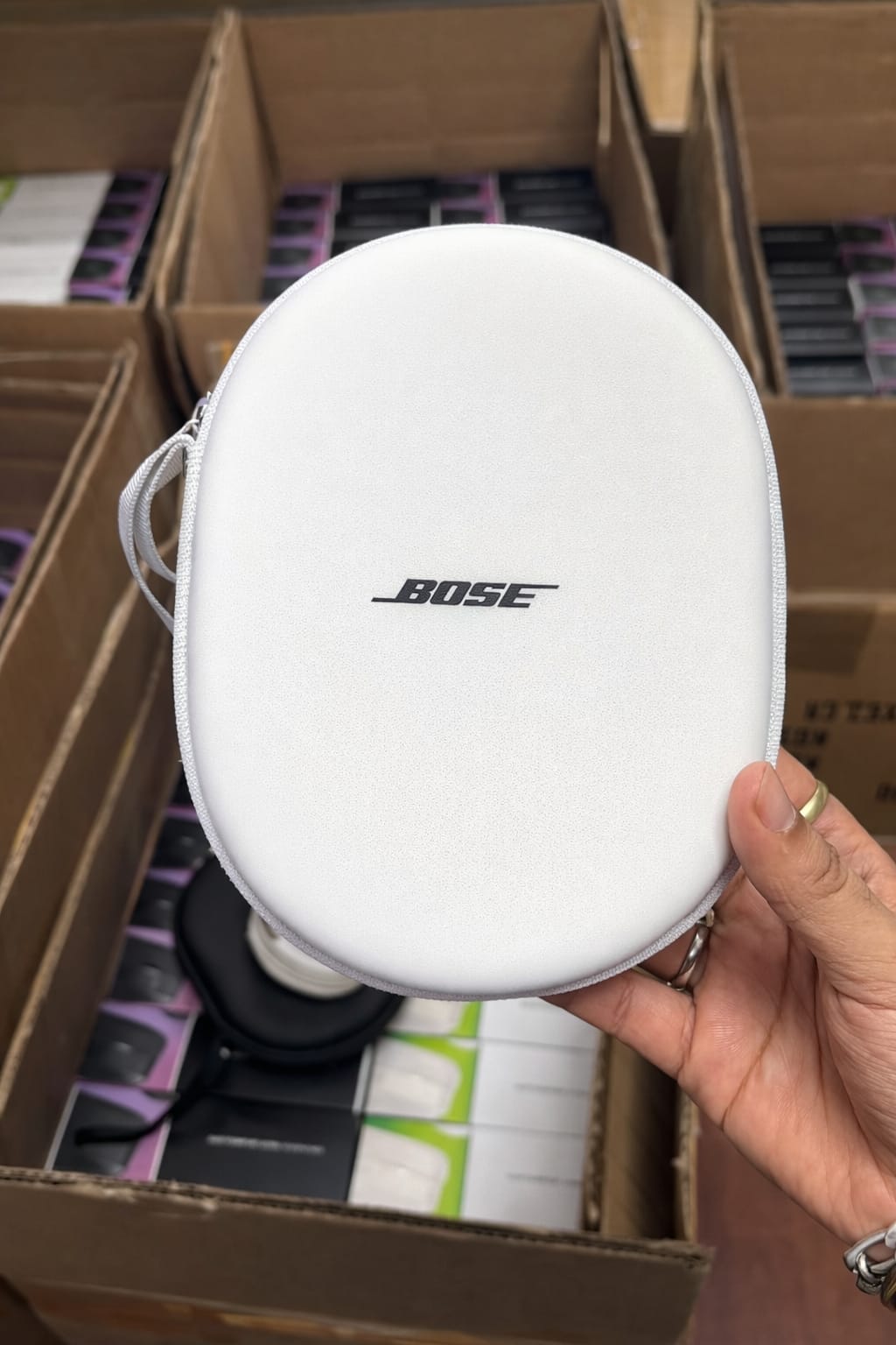 BOSS Quiet Comfort Ultra Headphones – Master Quality Stereo Sound with Leather Pouch Cover | neomarketshop