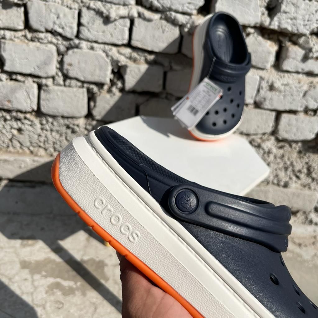 Crocs Classic Crush Clogs – Stylish platform footwear with top-quality comfort, lightweight design, and all-day wearability.