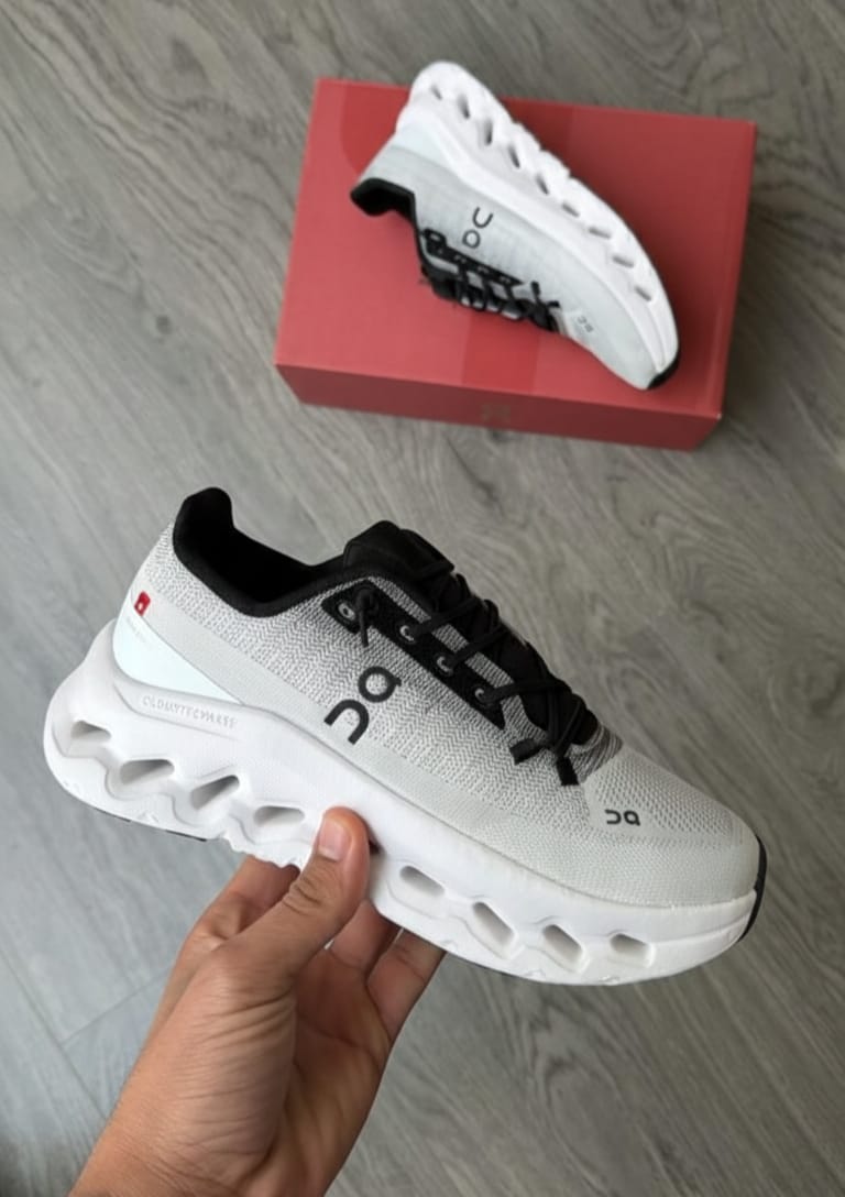 On Cloud Running Shoes for Girls – Lightweight performance sneakers with top-quality materials, comfort, and style.