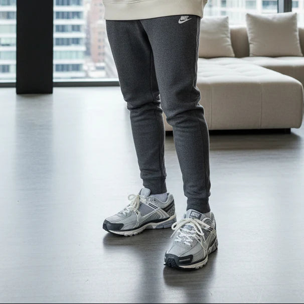 Nike Zoom Vomero 5 White – Premium comfort running shoes with top cushioning, durability, and stylish design.