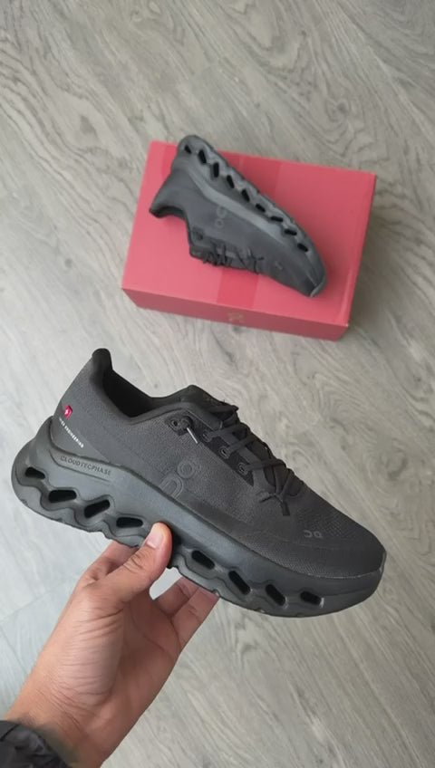 On Cloud Running Shoes for Girls – Lightweight performance sneakers with top-quality materials, comfort, and style.