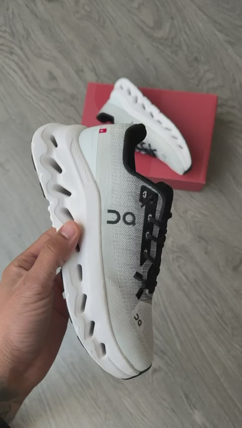 On Cloud Running Shoes for Girls – Lightweight performance sneakers with top-quality materials, comfort, and style.